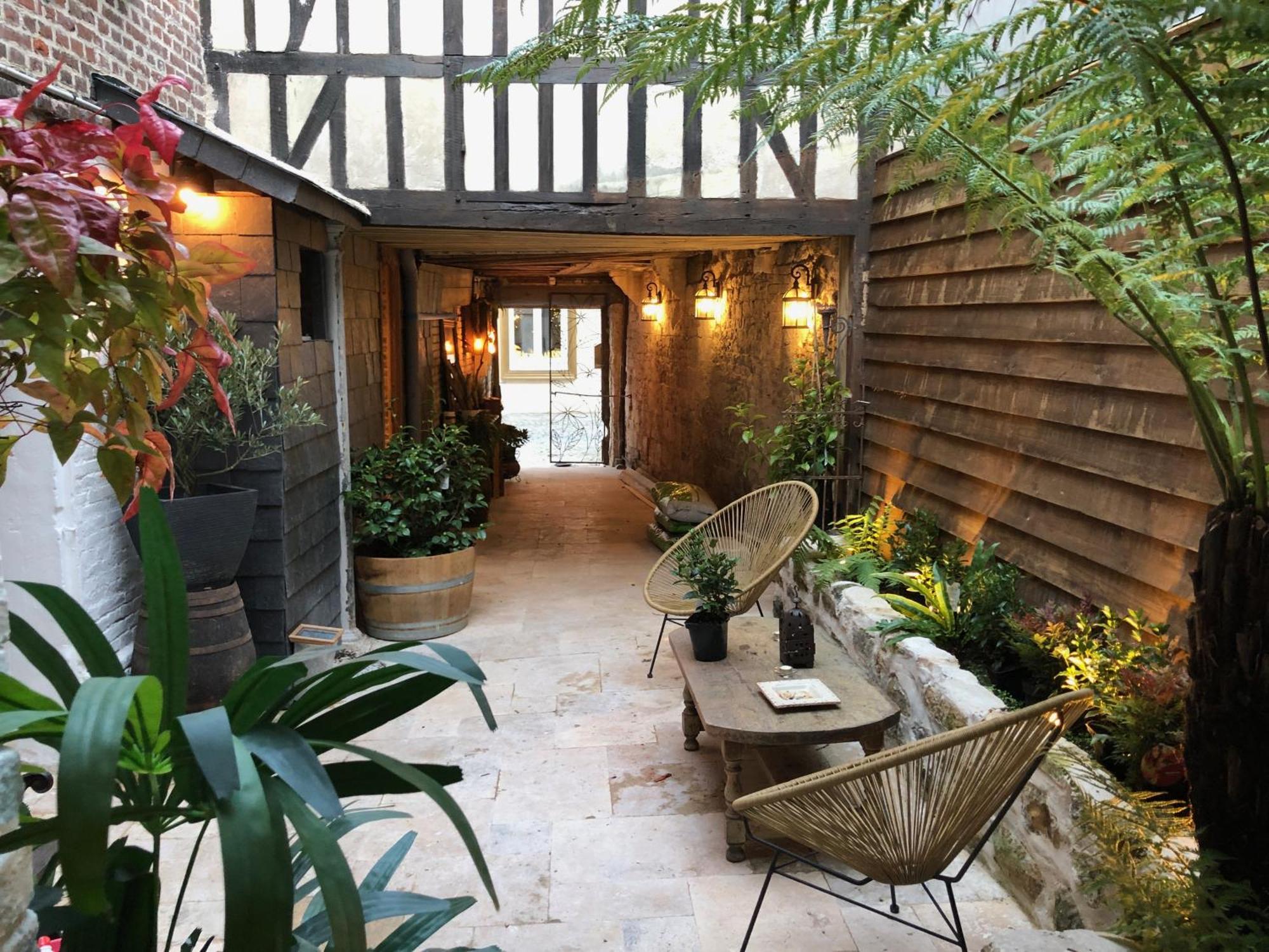 Le Baldaquin / Les Suites Romantiques Онфльор Екстериор снимка