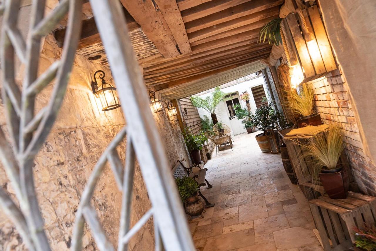 Le Baldaquin / Les Suites Romantiques Онфльор Екстериор снимка